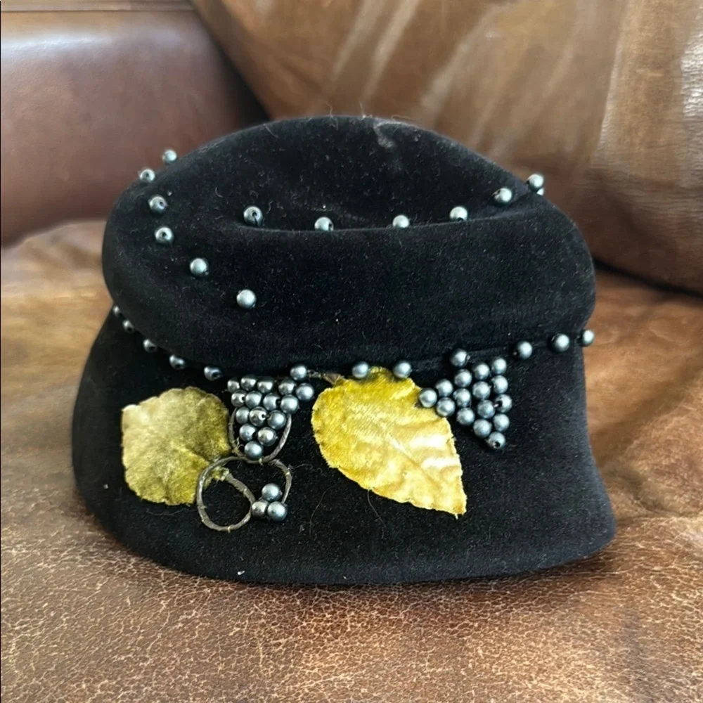 Vintage Elegant Black Velvet Hat with Beaded Details leaves wool